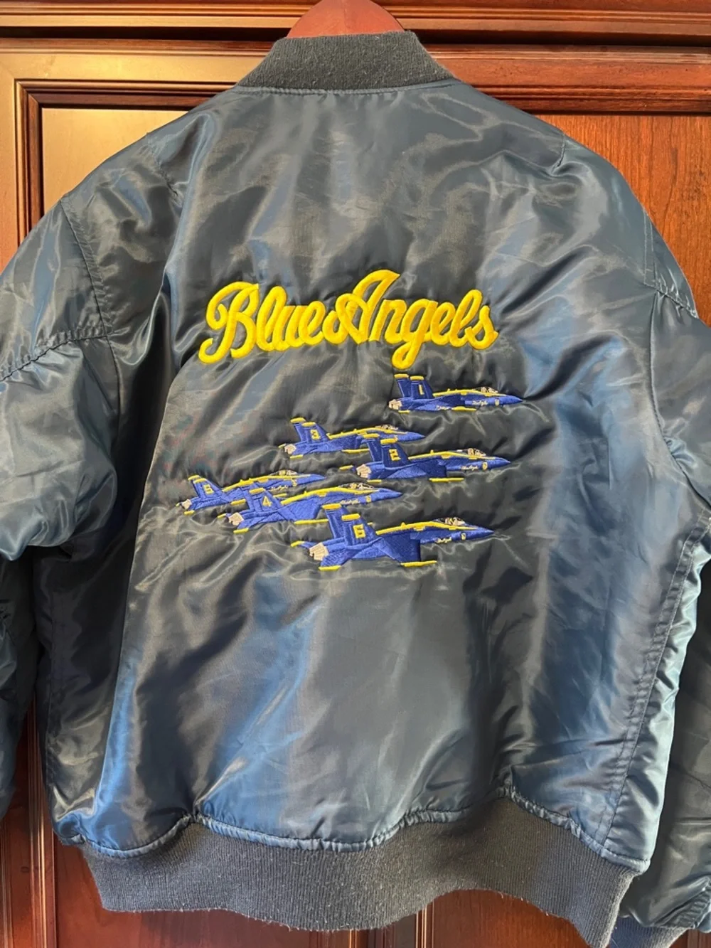 Vintage US Navy 🛩️ Blue Angels Nylon Bomber Jacket beautifully Embroidered Jets